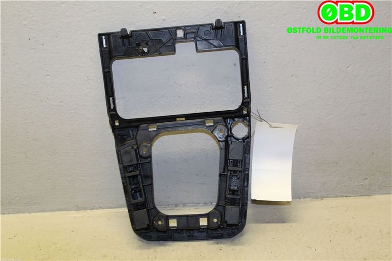 Diverse deler til VW Passat 2015-2019 (Fase 1) (B8) (B8) (VOLKSWAGEN|3G1 864 263|)