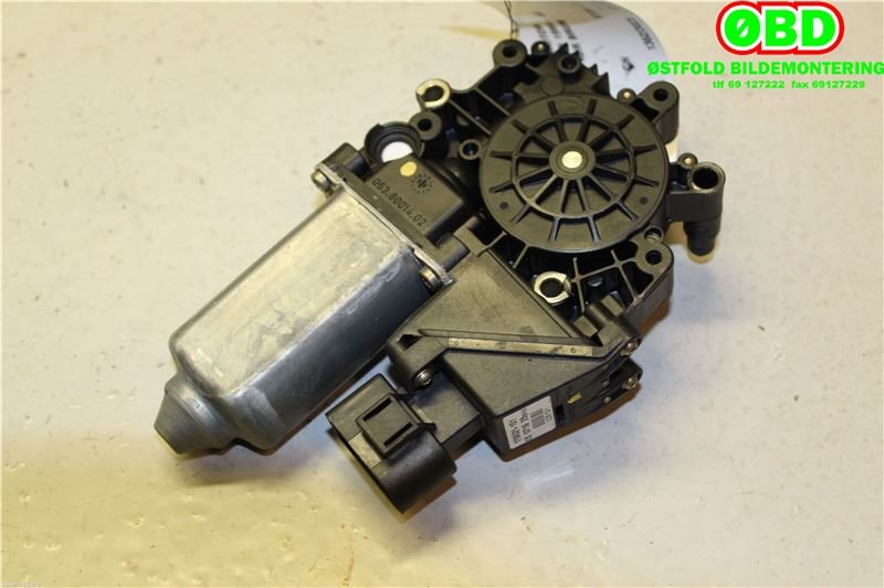 Ruteheis høyre foran til Audi A8 1995-2002 (Type I)  (AUDI|4D0959802E|)