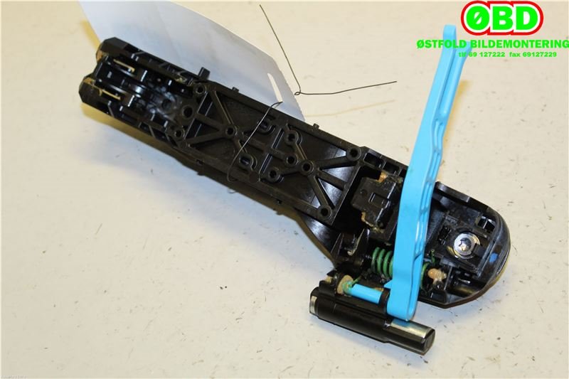 Dørhåndtak utv venstre bak til Toyota Yaris 2014-2020 (Type III, Fase 2)  (TOYOTA|692110D904|692040D090|)
