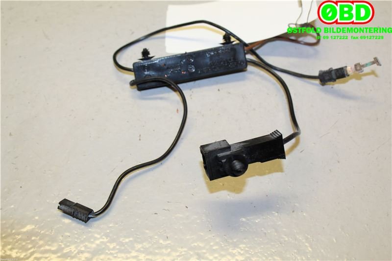 Antenne forsterker til Mercedes CLS 2011-2017 (C218) (C218) (MERCEDES|A 212 870 45 89||2128704589)