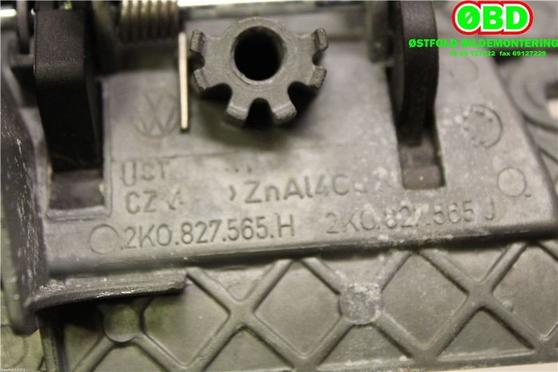 Bakluke/bakdør håndtak til VW Caddy 2010-2015 (Type III, Fase 2)  (VOLKSWAGEN|2K0 827 565 J||2K0827565H)