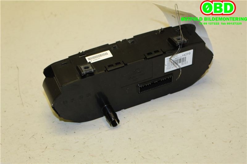 Varmeapparat betjening til Hyundai i20 2015-2020 (Type II)  (HYUNDAI|97250C8200SDH||97250C8200)