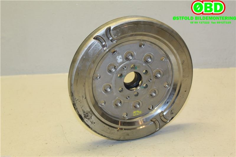 Svinghjul automat til VW Passat 2015-2019 (Fase 1) (B8) (B8) (VOLKSWAGEN|04E 105 266 P|04E 105 266 AD|04E105266P)