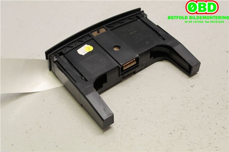 Dashbord koppholder til Porsche Cayenne 2007-2010 (Fase 2) (9PA) (9PA) (PORSCHE Cayenne V8 Turbo|955 552 286 03||7L5862532)