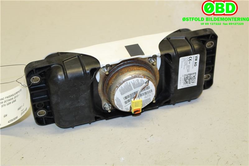 Airbag passasjer til Škoda Octavia 2013-2016 (Type III, Fase 1)  (SKODA|8V0 880 204 E|8V0 880 204 M|8V0880204E)