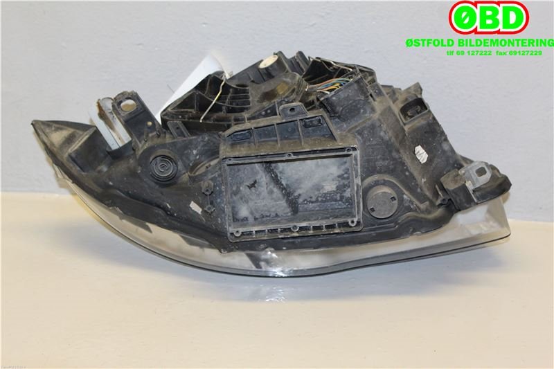 Frontlykt venstre halogen til BMW 1-Serie 2004-2011 (E81/E82/E87/E88) (E81/E82/E87/E88) (BMW|63 12 6 924 485||63126924485)
