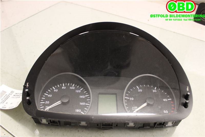 Instrumentpanel til Mercedes Sprinter 2006-2013 (Fase 1) (906) (906) (MERCEDES|A 906 542 01 01|A 906 900 52 00|9065420101)