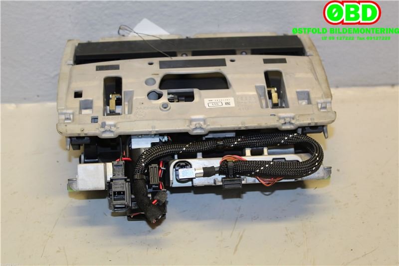 Instrument kjørecomputer til Audi A3 2016-2020 (Type III, Fase 2)  (AUDI|8V0919604C||8V0857273N)