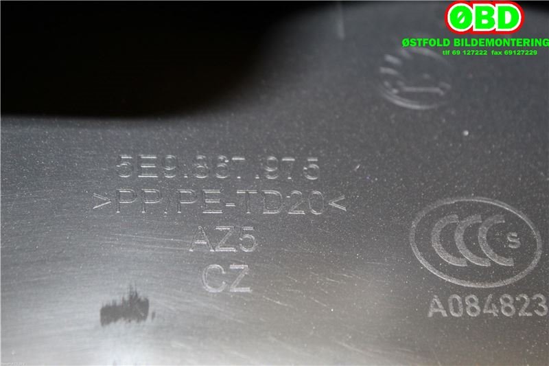 Diverse deler til Škoda Octavia 2017-2020 (Type III, Fase 2) (SKODA|5E9 867 975||5E9867975)