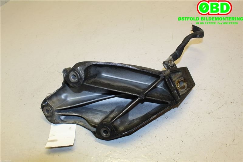 Motorfeste til BMW X5 2007-2013 (E70) (E70) (BMW|22116787489|)