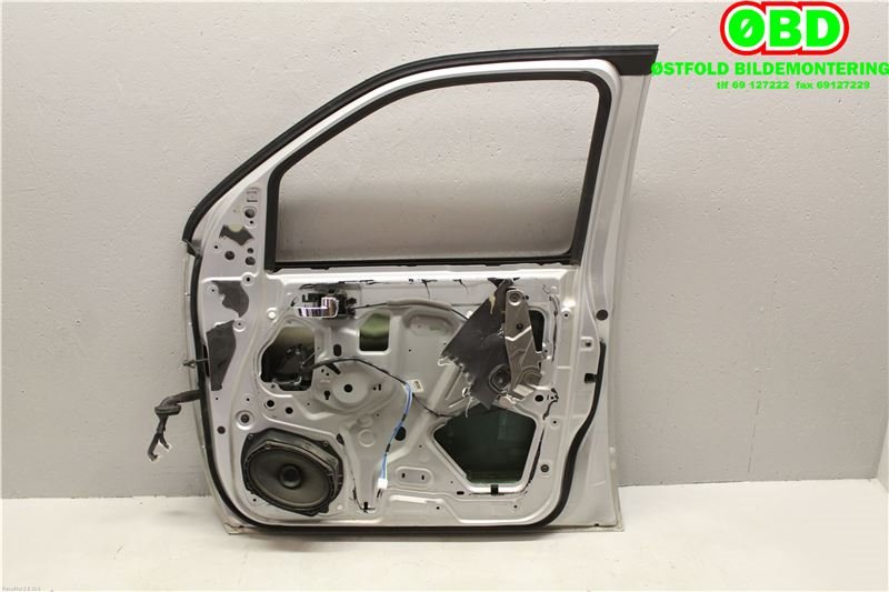 Dør høyre foran til Nissan Navara 2010-2015 (Fase 2) (D40) (D40) (NISSAN|H01005X0MB|)