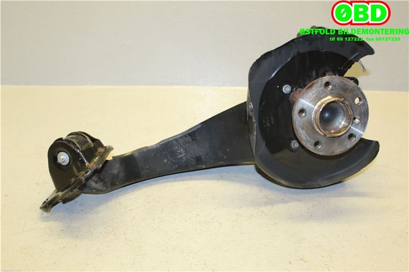 Hjulspindel venstre bak til Mini One/Cooper 2014-->> (F54-57) (F54-57) (MINI|33 32 6 851 575|33 30 8 842 877|)