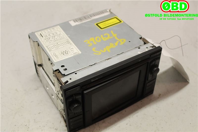 Bilstereo navigasjon til Škoda Superb 2002-2008 (Type I)  (SKODA|1U0 035 191 B||1U0035191B)