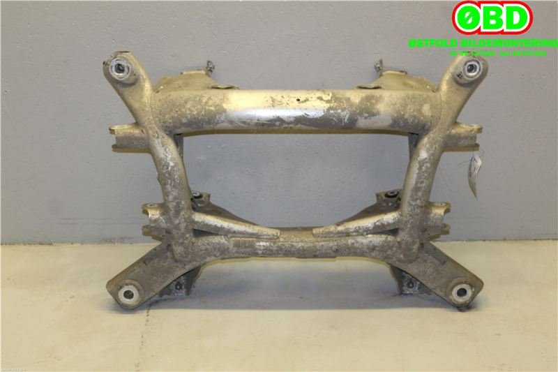 Travers bak til BMW 5-Serie 2010-2017 (F10/F11) (F10/F11) (BMW|33 31 2 284 090|)