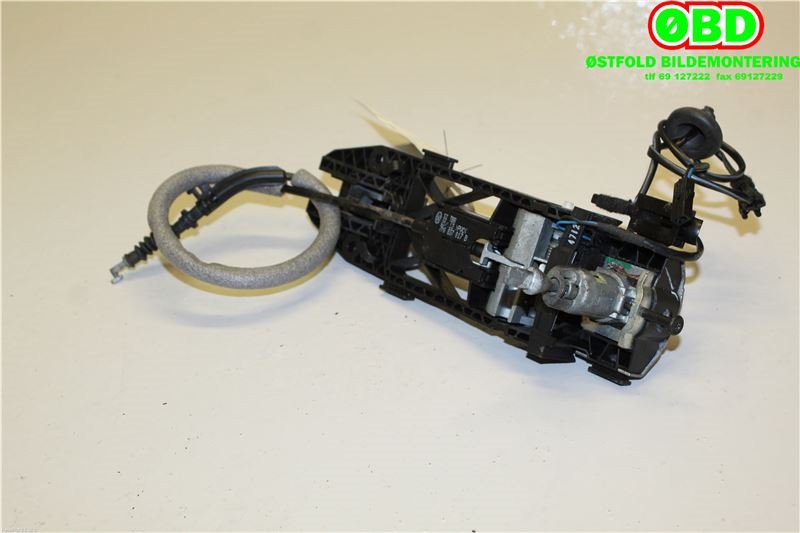 Dørhåndtak utv venstre til VW Beetle 2011-2018 (Type II)  (VOLKSWAGEN|5N0 837 205 M|5C5 837 885 D|)