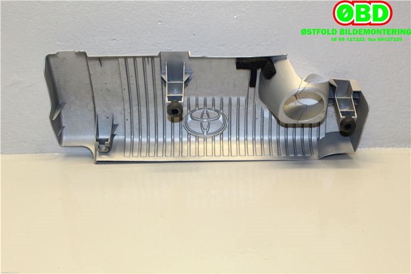 Motordeksel over motor til Toyota Yaris 2012-2014 (Type III, Fase 1)  (TOYOTA|1121221080|)
