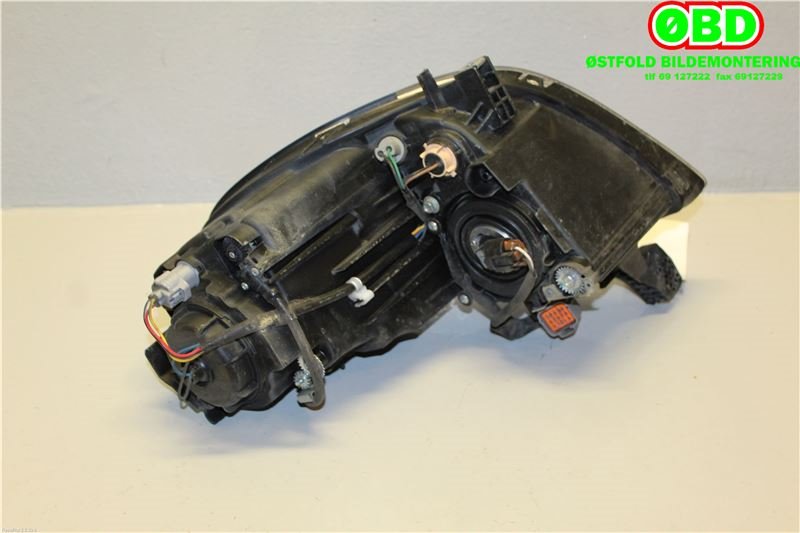 Frontlykt høyre halogen til Peugeot iOn 2011-2020  (PEUGEOT|6206 W9|)