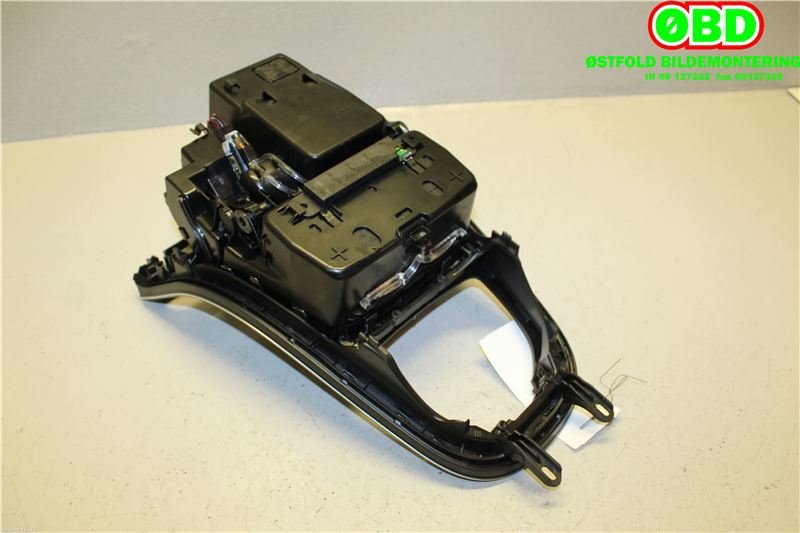 Dashbord askebeger til Mercedes E-Klasse 2016-2023 (W213) (W213) (MERCEDES|A 213 680 65 00|A 213 680 26 07|)