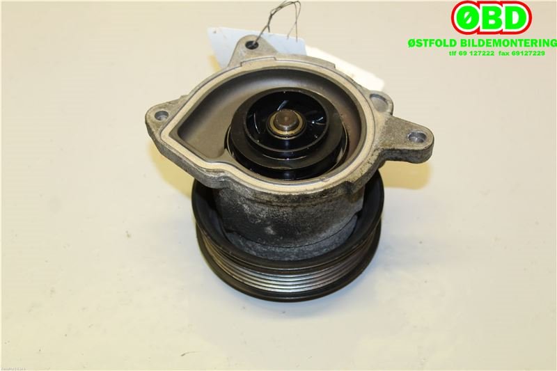 Vannpumpe til VW Golf VI 2008-2012  (VOLKSWAGEN|03F 121 004 E|)