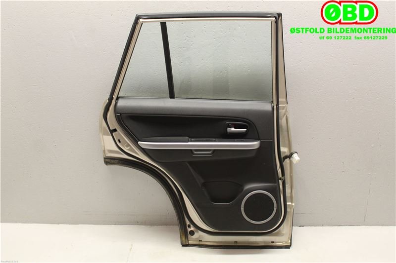 Dør venstre bak til Suzuki Grand Vitara 2005-2015 (Type III)  (SUZUKI|68004-65832|68004-65833|)