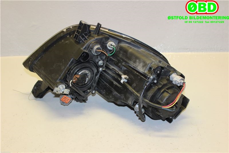 Frontlykt venstre halogen til Mitsubishi i-MiEV 2010-->> (MITSUBISHI|8301B309|)