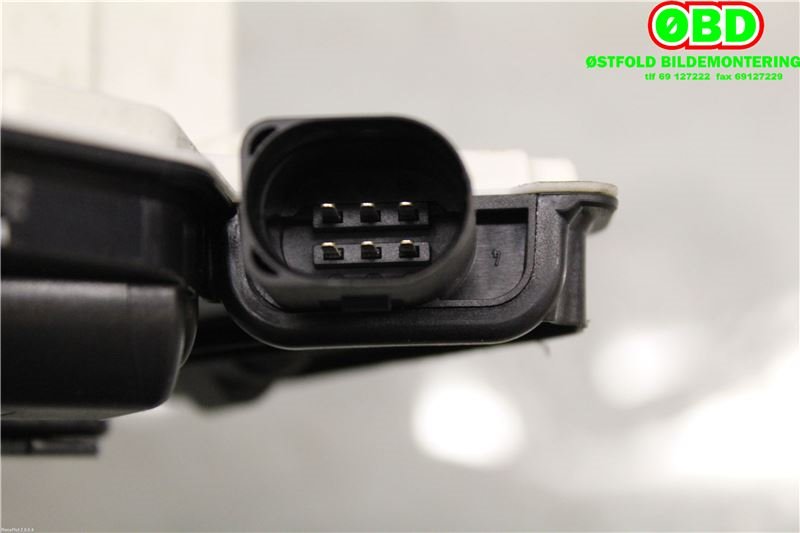 Låsekasse høyre foran til VW CC 2008-2012 (PASSAT CC) (PASSAT CC) (VOLKSWAGEN|5N1 837 016 C||5N1837016A)