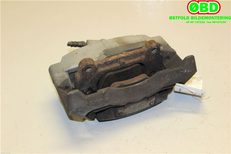 Bremsecaliper venstre foran til Volvo XC70 2008-2013 (Type II, Fase 1) (VOLVO|36000151|)
