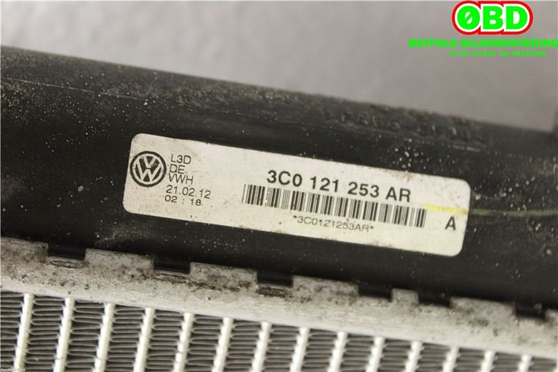 Radiator (manuell gir) til VW Passat 2011-2015 (B7) (B7) (VOLKSWAGEN|1K0 121 251 DM|1K0 121 251 AB|3C0121253AR)