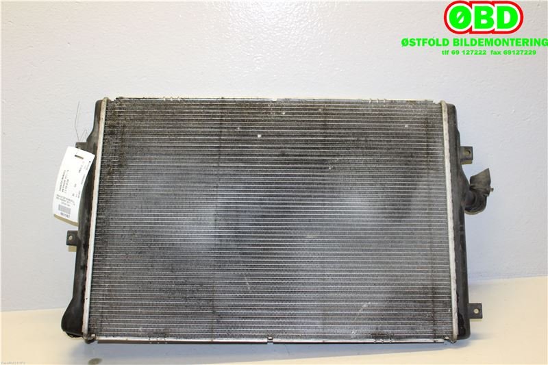 Radiator (manuell gir) til VW Passat 2011-2015 (B7) (B7) (VOLKSWAGEN|1K0 121 251 DM|1K0 121 251 AB|3C0121253AR)