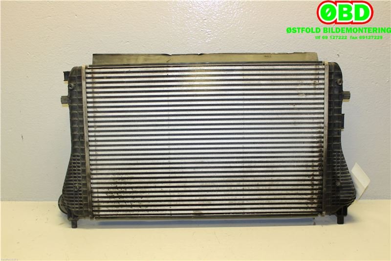 Intercooler til VW Passat 2011-2015 (B7) (B7) (VOLKSWAGEN|3C0 145 805 AM||3C0145805AN)