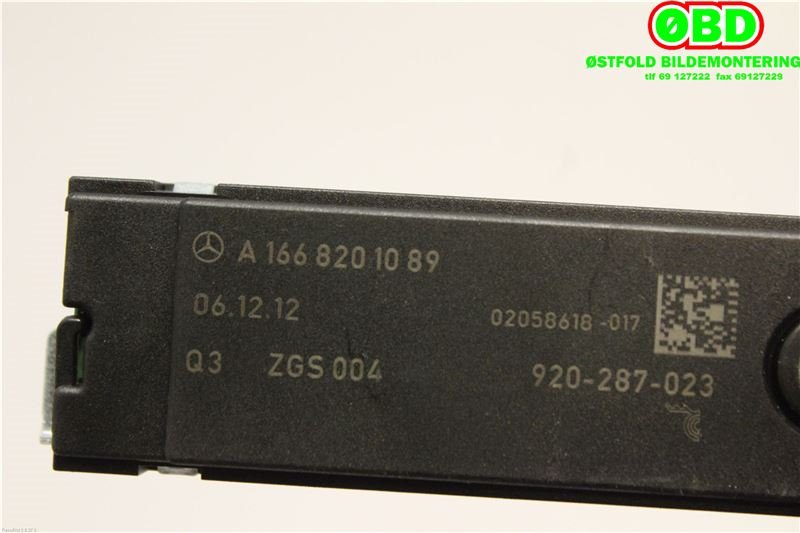 Antenne forsterker til Mercedes A-Klasse 2012-2018 (W176) (W176) (MERCEDES|A 166 820 10 89|A 166 905 17 02|1668201089)