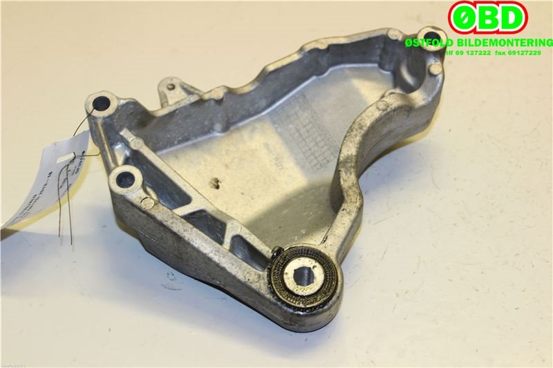 Motorfeste til Mercedes A-Klasse 2012-2018 (W176) (W176) (MERCEDES|A 270 220 01 06||2702230002)