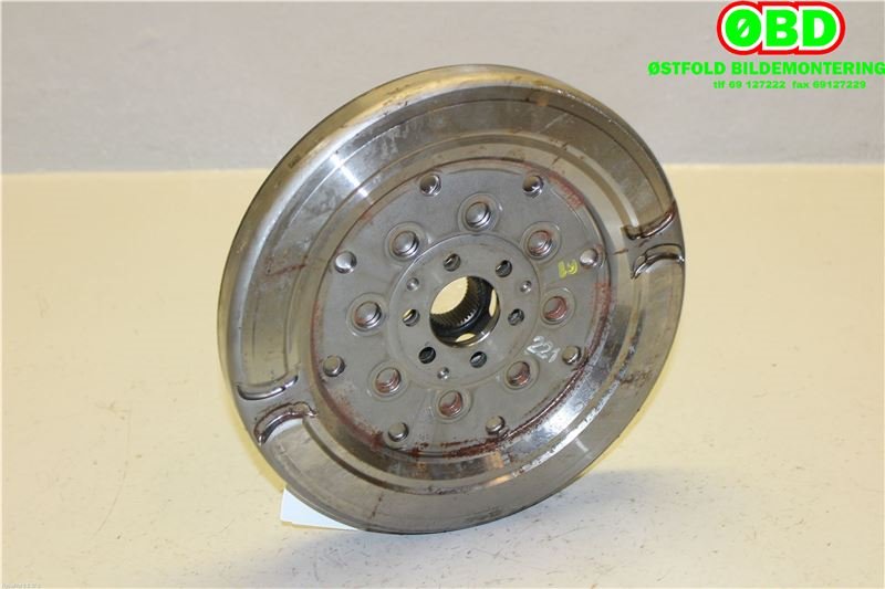 Svinghjul automat til VW Passat 2015-2019 (Fase 1) (B8) (B8) (VOLKSWAGEN|04E 105 266 P|04E 105 266 AD|04E105266P)