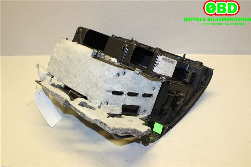 Hanskerom til Audi A8 2003-2010 (Type II) (AUDI|4E1857104F|)