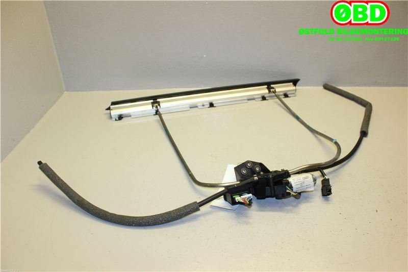 Solskjerm til Audi A8 2003-2010 (Type II)  (AUDI|4E0861334G|)