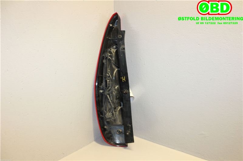 Baklykt høyre til Mitsubishi Colt 2004-2008 (Type VII, Fase 1)  (MITSUBISHI|MN186270|)