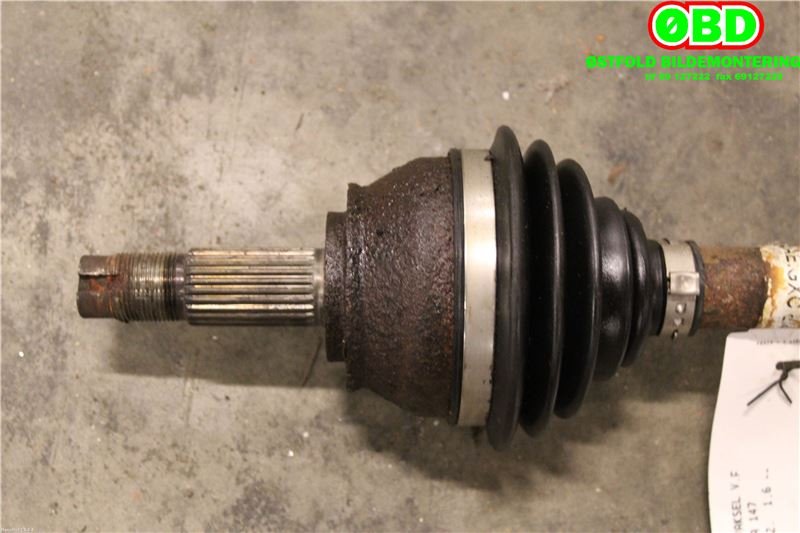 Drivaksel venstre foran til Alfa Romeo 147 2001-2009  (ALFA ROMEO 147|46307651|)
