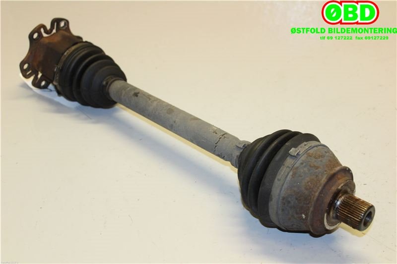 Drivaksel venstre foran til Audi A8 2003-2010 (Type II)  (AUDI|4E0 407 271 N|4E0 407 451  X|)