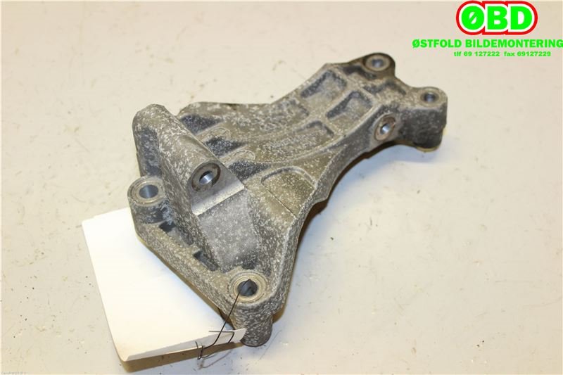 Dynamobrakett til Audi A8 2003-2010 (Type II)  (AUDI|07L 903 805 H||07L903805H)