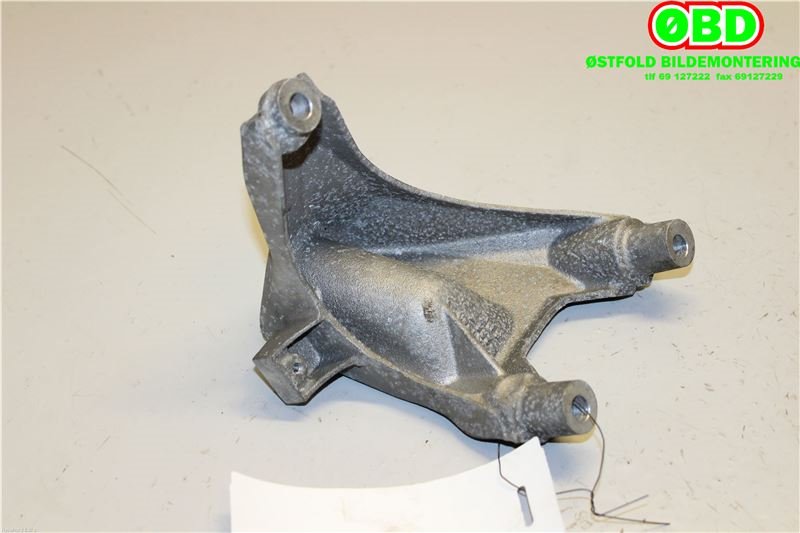 Motorfeste til Audi A8 2003-2010 (Type II)  (AUDI|4E0199308BQ|)