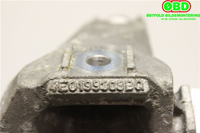 Motorfeste til Audi A8 2003-2010 (Type II)  (AUDI|4E0199308BQ|)