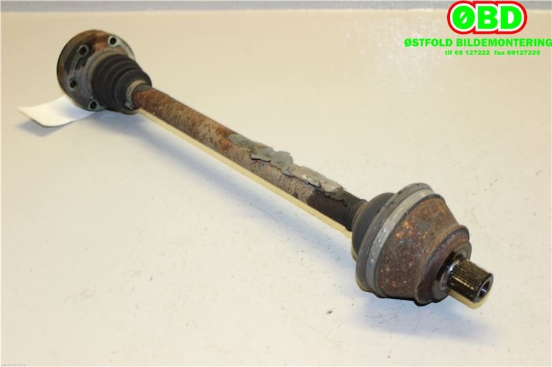 Drivaksel høyre bak til Audi A8 2003-2010 (Type II) (AUDI|4E0 501 203 D|4E0 501 203 DX|)