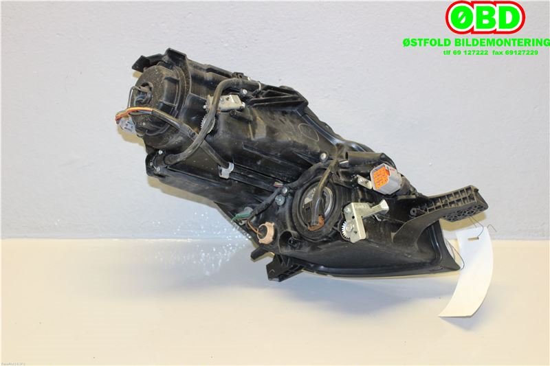 Frontlykt venstre halogen til Peugeot iOn 2011-2020  (PEUGEOT|6208 W9|)