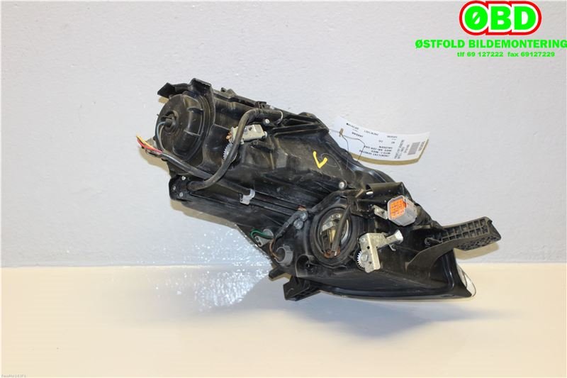 Frontlykt venstre halogen til Mitsubishi i-MiEV 2010-->>  (MITSUBISHI|8301B309|)