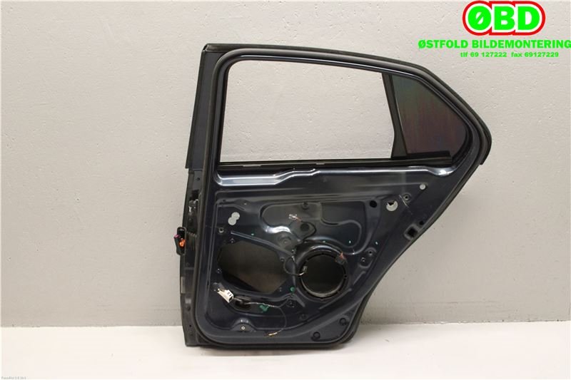 Dør høyre bak til VW Jetta 2005-2010  (VOLKSWAGEN|1K5 833 302 P|1K5 833 106 E|)