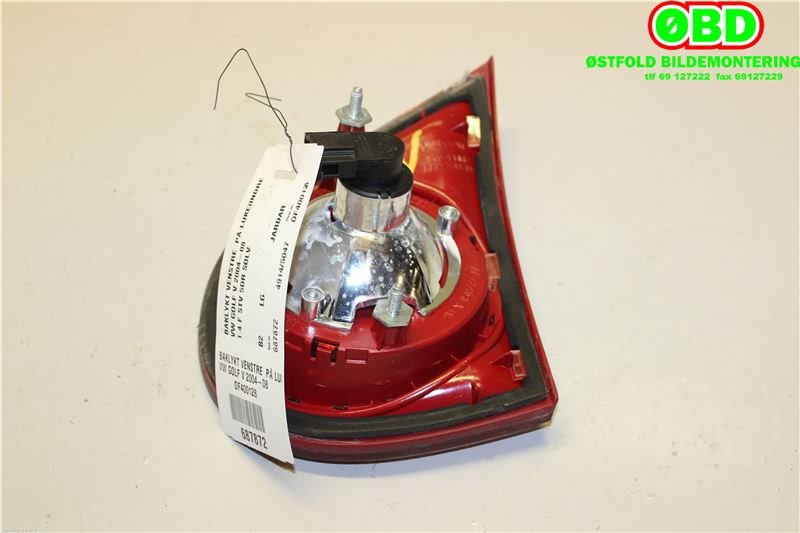 Baklykt venstre indre til VW Golf V, Combi 2003-2008 (VOLKSWAGEN|1K6 945 093 E|)