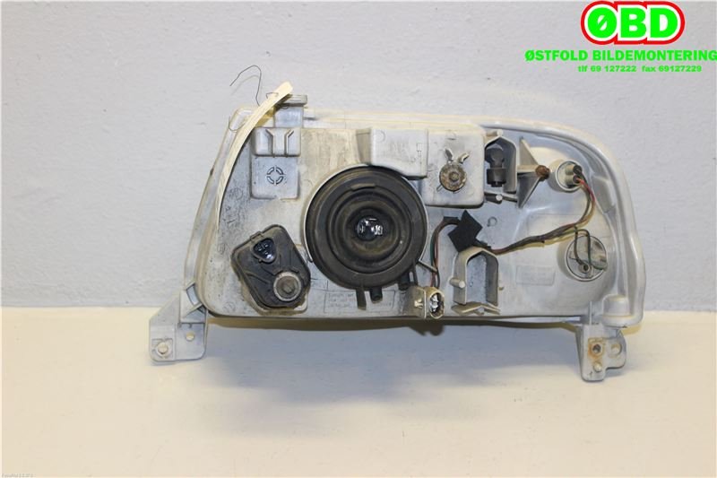Frontlykt høyre halogen til Suzuki Grand Vitara 1998-2005 (Type II) (SUZUKI|)