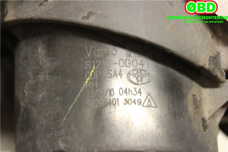 Tåkelykt høyre foran til Toyota Avensis 2009-2015 (Type III, Fase 1)  (TOYOTA|812100D041|812100D042)