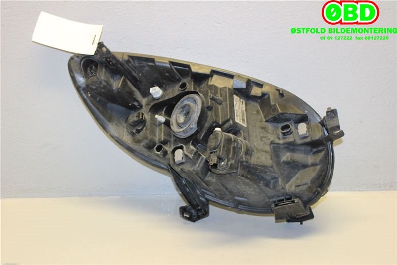 Frontlykt venstre halogen til Citroën C1 2006-2014 (Type I)  (CITROEN|6208 72||811500H050)