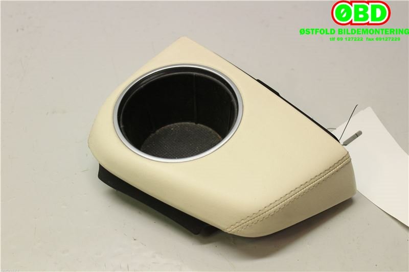 Dashbord koppholder til Porsche Panamera 2009-2017 (Type I) (970) (970) (PORSCHE PANAMERA 4S|970 553 381 00||97055338100)